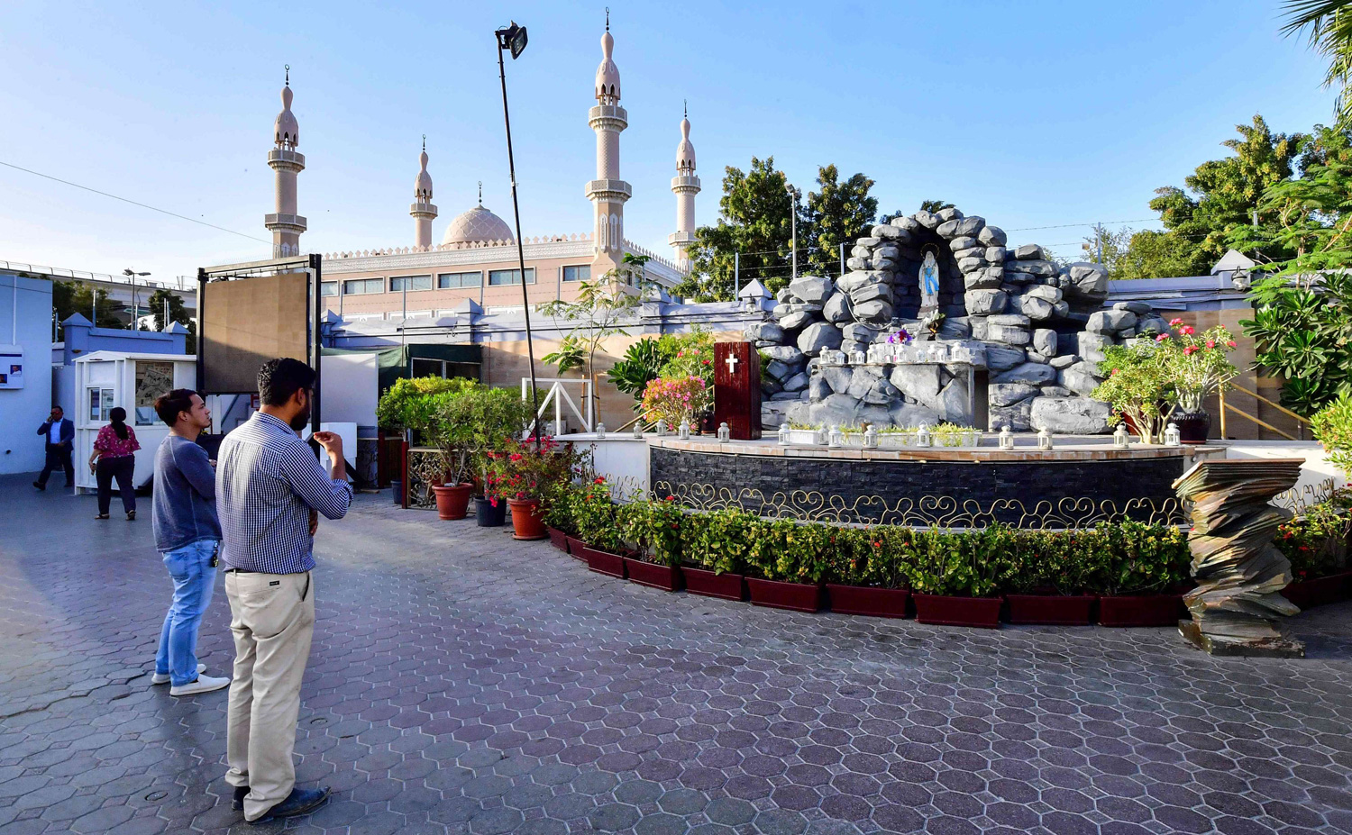 نموذج للتعايش والأخوّة الإنسانية