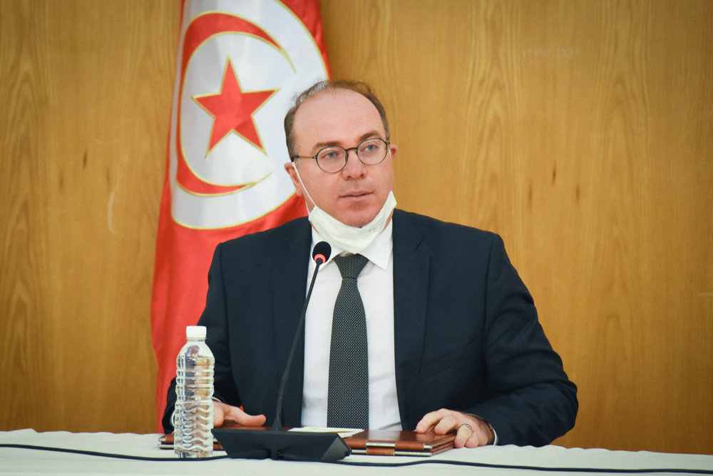الفخفاخ يتهم أرباب العمل بالتقصير في تعبئة الموارد المالية لمواجهة وباء كورونا