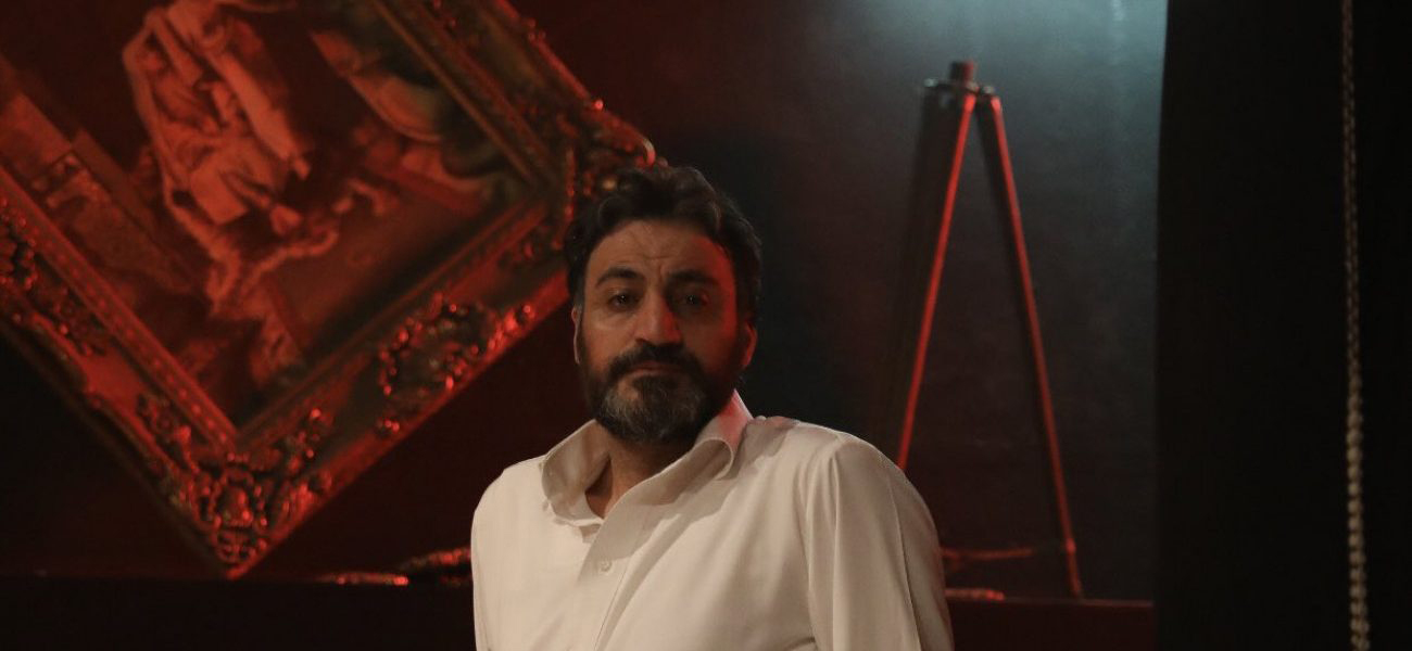 إخراج سينمائي متميز تقدمه العمير للمسلسل التلفزيوني “بدون فلتر” الذي عرض في رمضان الماضي. يضاف إلى ما تحمله من قدرات كتابية وفنية.