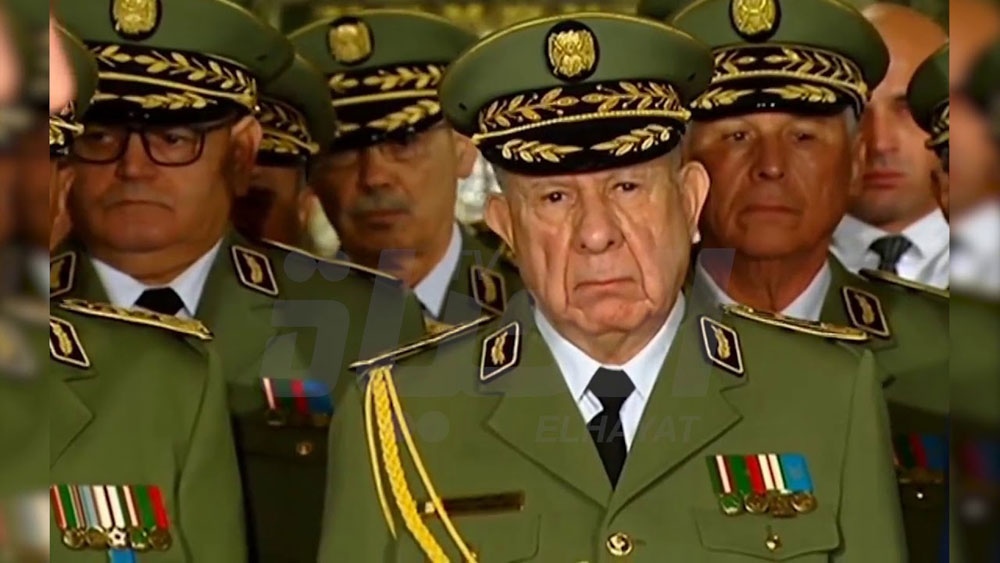 الدور الذي سيلعبه الجنرال ماجور شنقريحة دور يعرفه جيدا، إنه دور الميدان والتطبيق والهجوم. طار إلى الجنوب، وشهد مناورات عالية المستوى هناك ووقف على جهوزية الجيش، وخطب مُجدداً العزم على الأدوار التي سيقوم بها الجيش في المستقبل