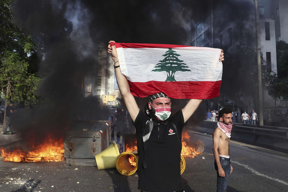 احتجاجات الشارع اللبناني المطالبة بمحاسبة الفاسدين