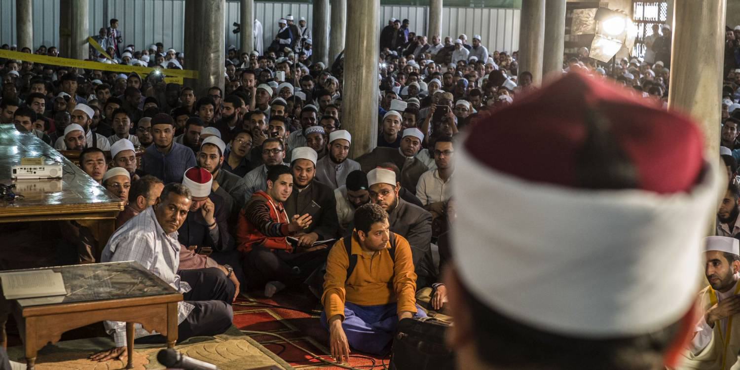 العمامة الأزهرية يلزمها تجديد