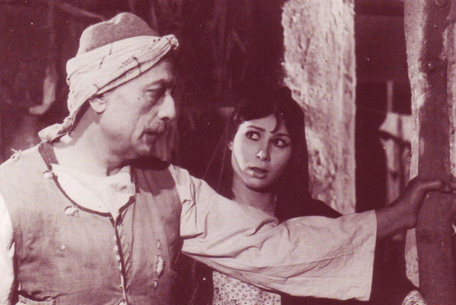 فيلم "الأرض" ليوسف شاهين.. صمود وكبرياء
