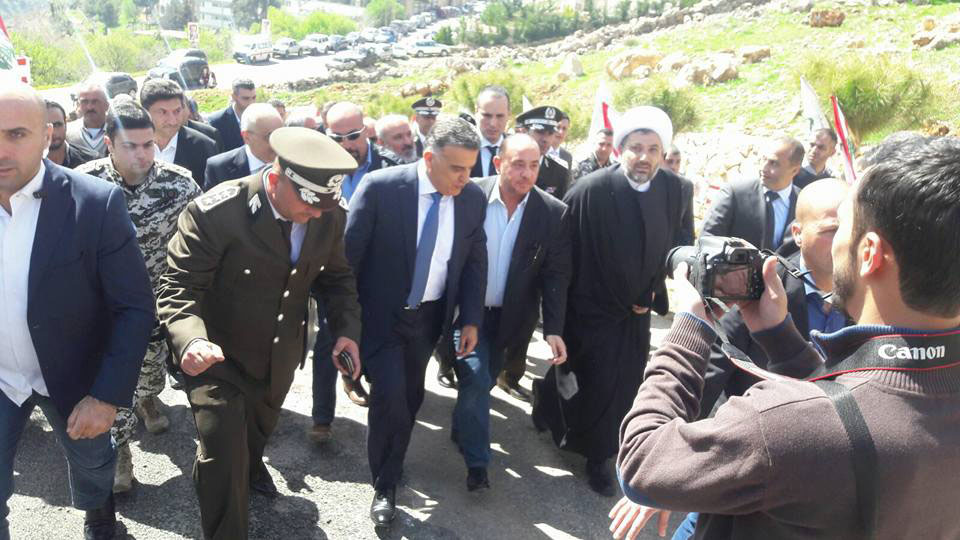 علاقاته الشخصية مع مختلف الفرقاء السياسيين وبنوع خاص مع “حزب الله” تمكّن اللواء إبراهيم من المحافظة على نوع من الاستقرار الأمني وذلك ضمن الصلاحيات الموكلة إليه