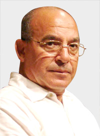 عبدالسلام عيد: الجدارية تقدم شرائح ميكروسكوبية رمزية للتفاعلات الإنسانية