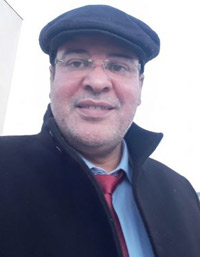 عبدالرحيم العطري:  البحث عن الشهرة والانشغال بحصد اللايكات لأجل المال، دفعا الكثير من السيدات إلى استعراض أشغال البيت