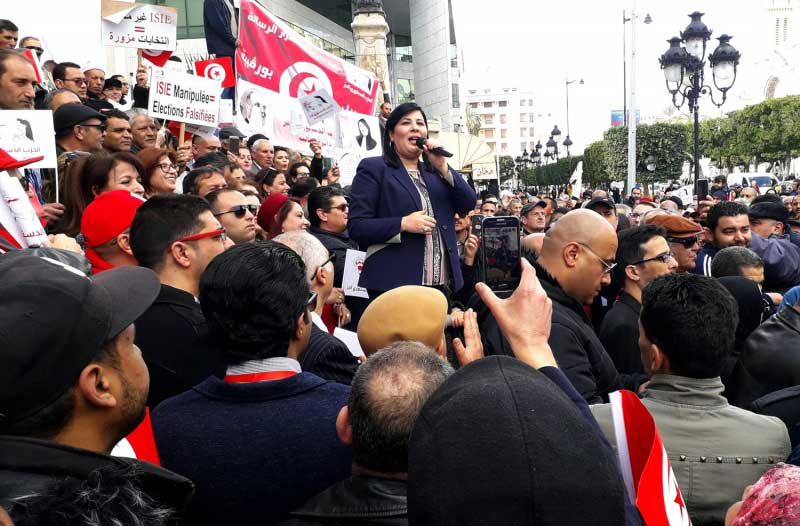 عودة نظام رئاسي قوي بدل البرلماني المعدل، هي الحل لمشكلات تونس، بالنسبة لموسي، وذلك لحماية الوطن من الاختراق الخارجي ولتنمية البلاد عبر استرداد هيبة الدولة ومكانتها التي ضاعت بعد سيطرة الإسلاميين على مفاصلها
