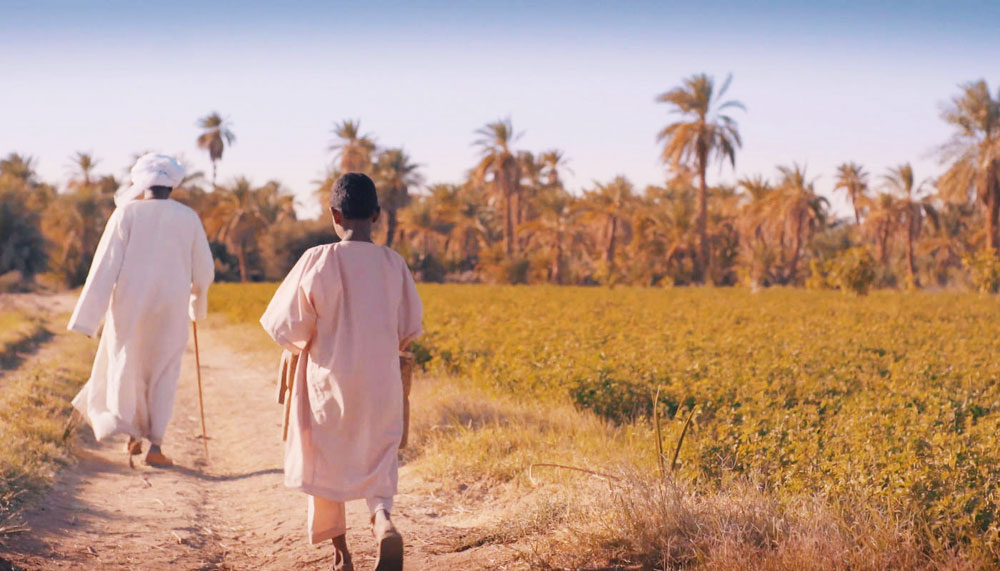 "حفنة تمر" فيلم سوداني ينتصر للطبيعة ومرح الطفولة