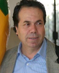 أحمد حسني: وجود ثلاثة عرب على رأس لجان التحكيم دليل على زخم المشهد العربي