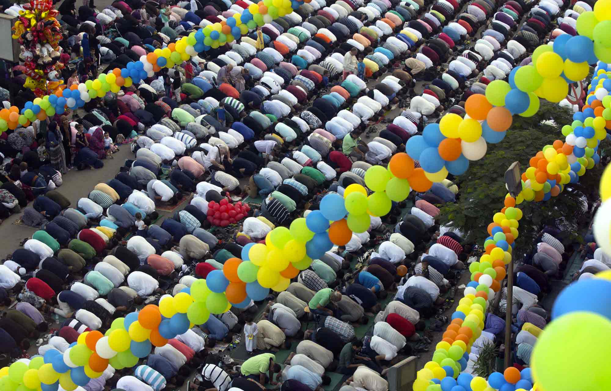 خطبة العيد في مصر انحصرت في الحديث عن الإحسان وصلة الرحم وأهمية الأعياد