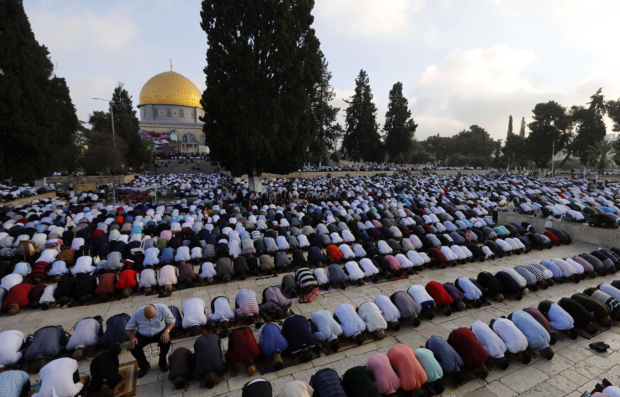 تواجد كثيف للقوات الاسرائيلية على أبواب البلدة القديمة والأقصى ومحيطهما