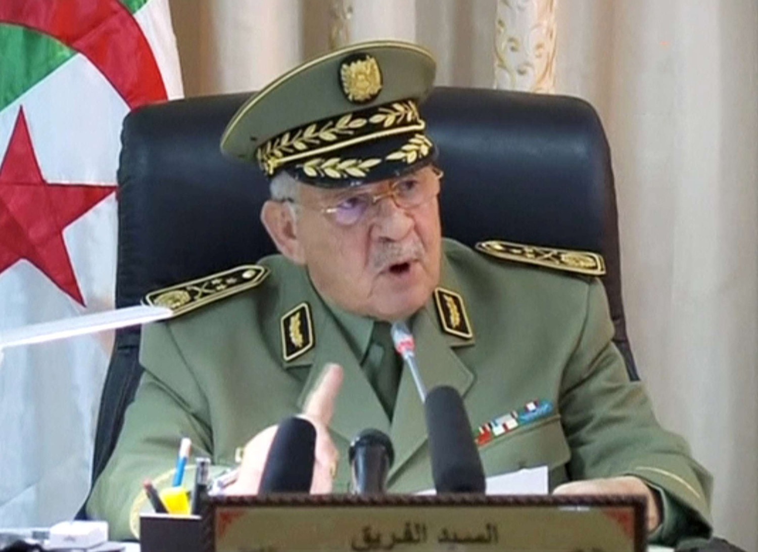 من غير المستبعد أن ينضم قايد صالح ومعاونوه إلى لائحة المغضوب عليهم لدى الشارع، وهو ما يفاقم حالة التعقيد في البلاد
