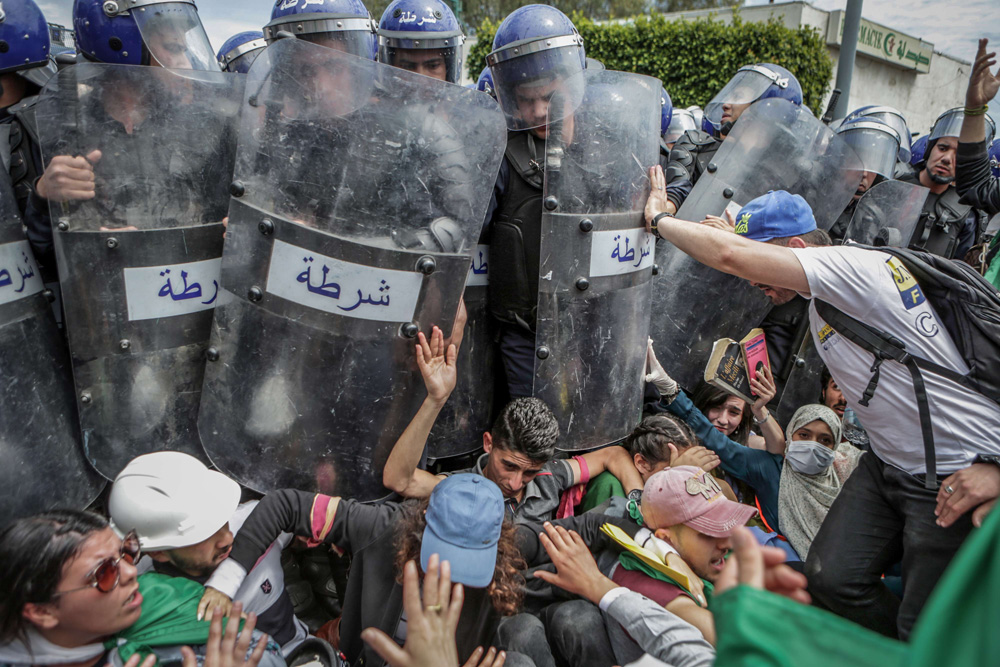 رغبة في تفتيت الحراك بترسانة قوانين زجرية