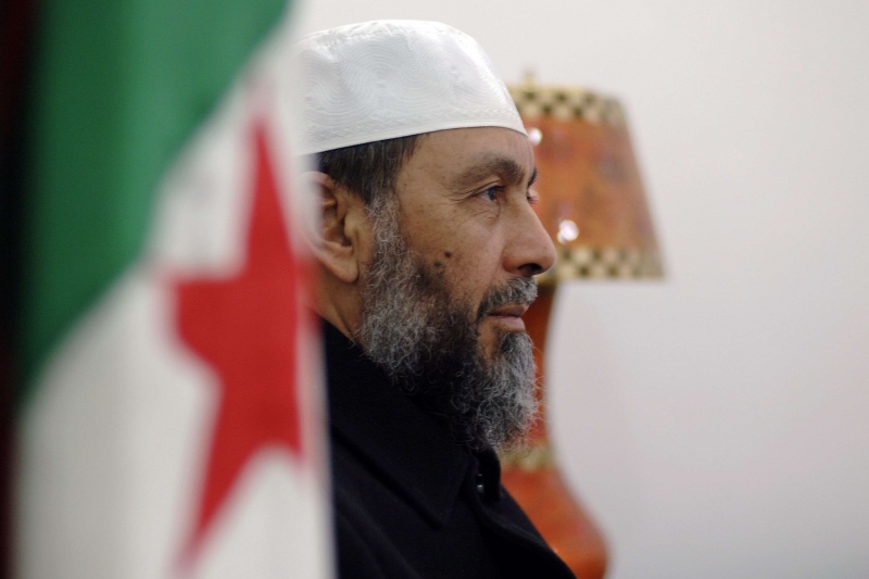 سجال محتدم يكرس خلافات الإسلاميين الجوهرية وينشر غسيلهم علنا