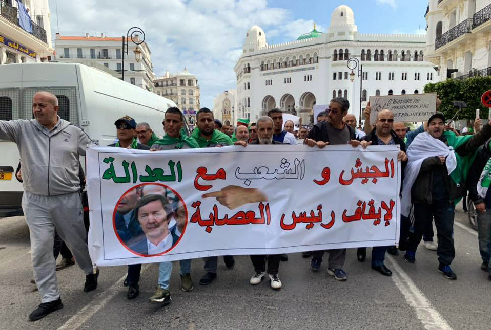 اسم السعيد موجود في كل صفقة وفي كل مشروع كبير وضخم، كأنفاق المترو والمطارات والترامواي والحافلات ومصانع السيارات الفخمة والطرقات السيّارة، شرقا وغربا، حتى في المستوردات والصادرات