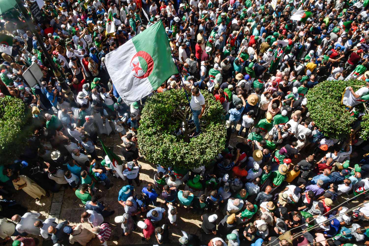 رفض في الشارع الجزائري لمحاولات الالتفاف على مطالب الحراك الشعبي