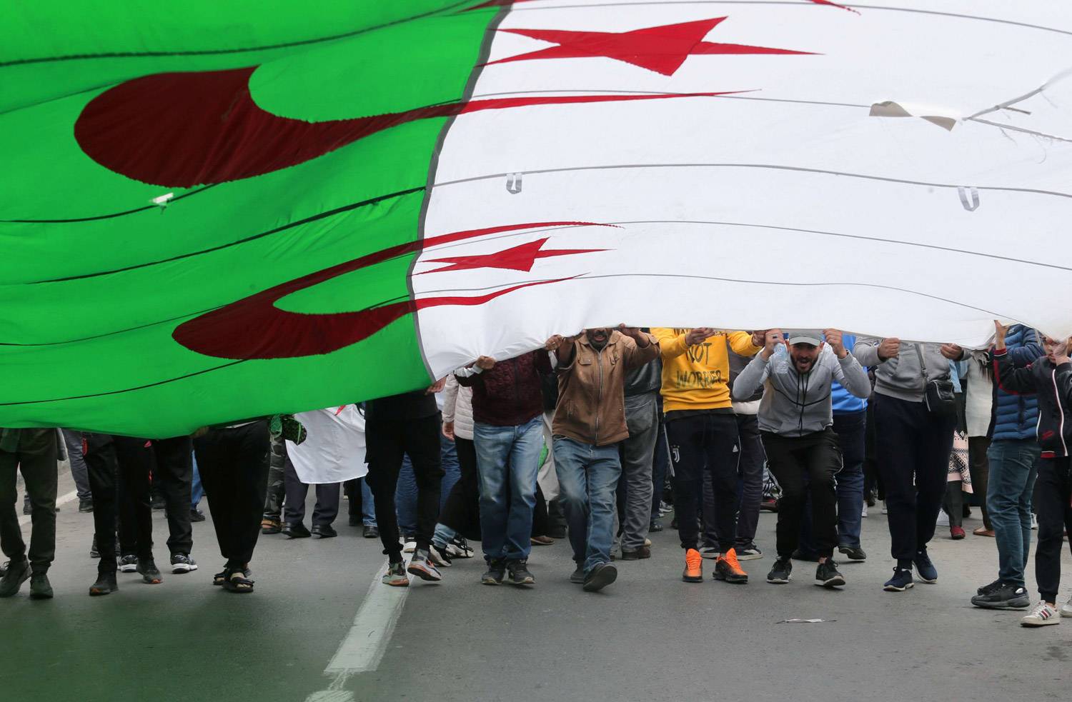 الحراك فرصة لتحرّر المثقفين
