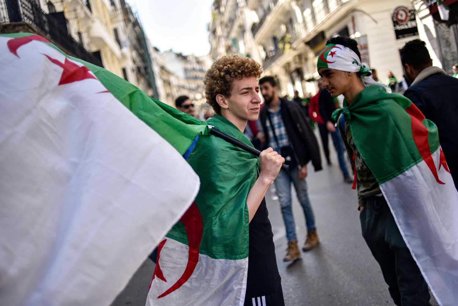 تجنب الدفع بالبلاد إلى فخ الفراغ الدستوري