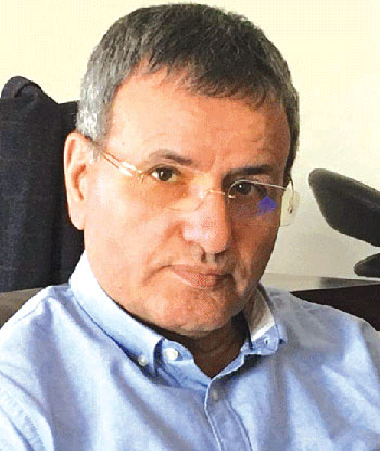 الجنرال علي غديري بات على رأس المستهدفين بالانتقادات