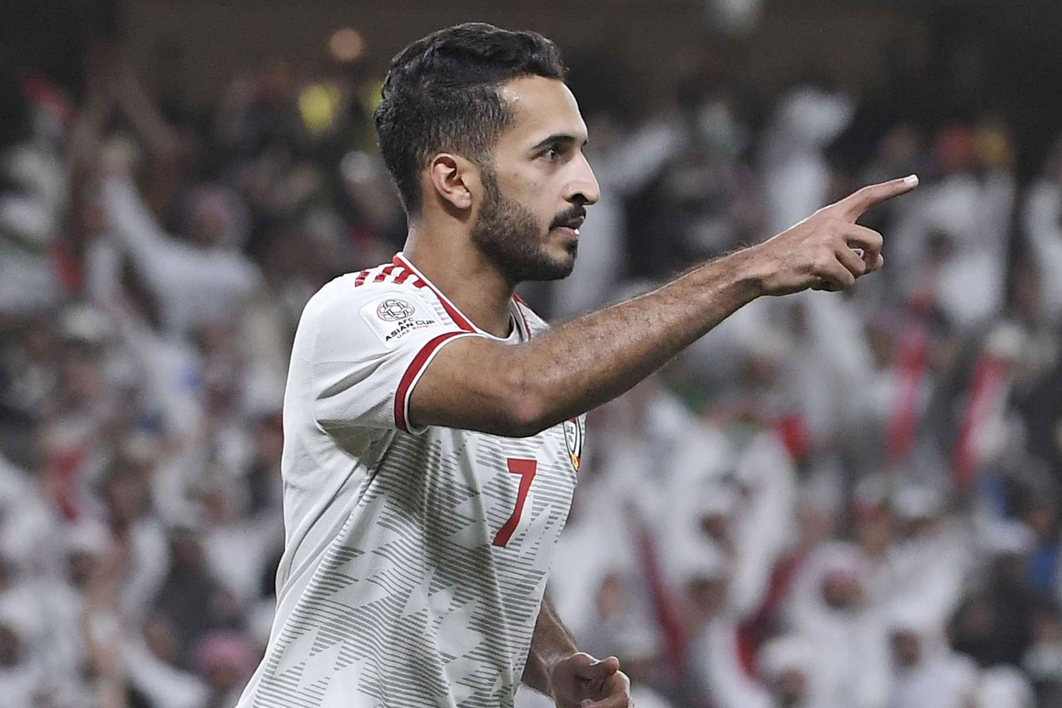 مبخوت يمنح الإمارات أولى ثلاث نقاط أمام ماليزيا