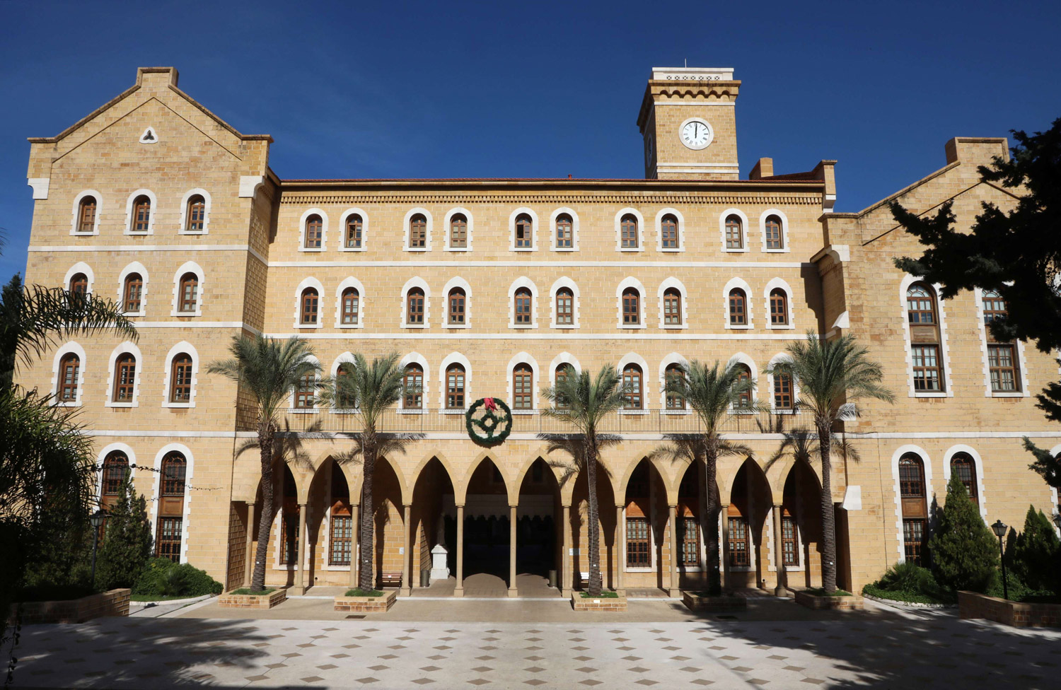 أزمة الليرة أجبرت الجامعات على الترفيع في رسومها