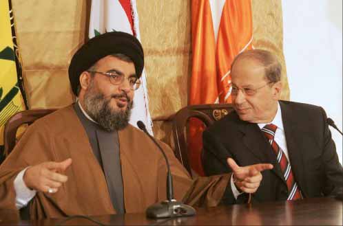 [ تحالف عون مع حزب الله، يضعه في موقف حرج، فقد بات من الصعب عليه أن يطبق ما التزم به سابقاً حيال “الاستراتيجية الدفاعية للبنان”.