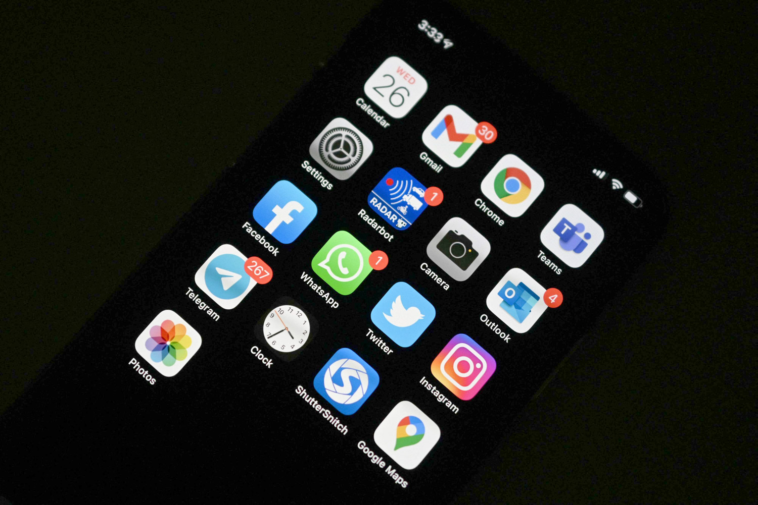 تطبيقات تجمع كل المعلومات المتاحة عنك