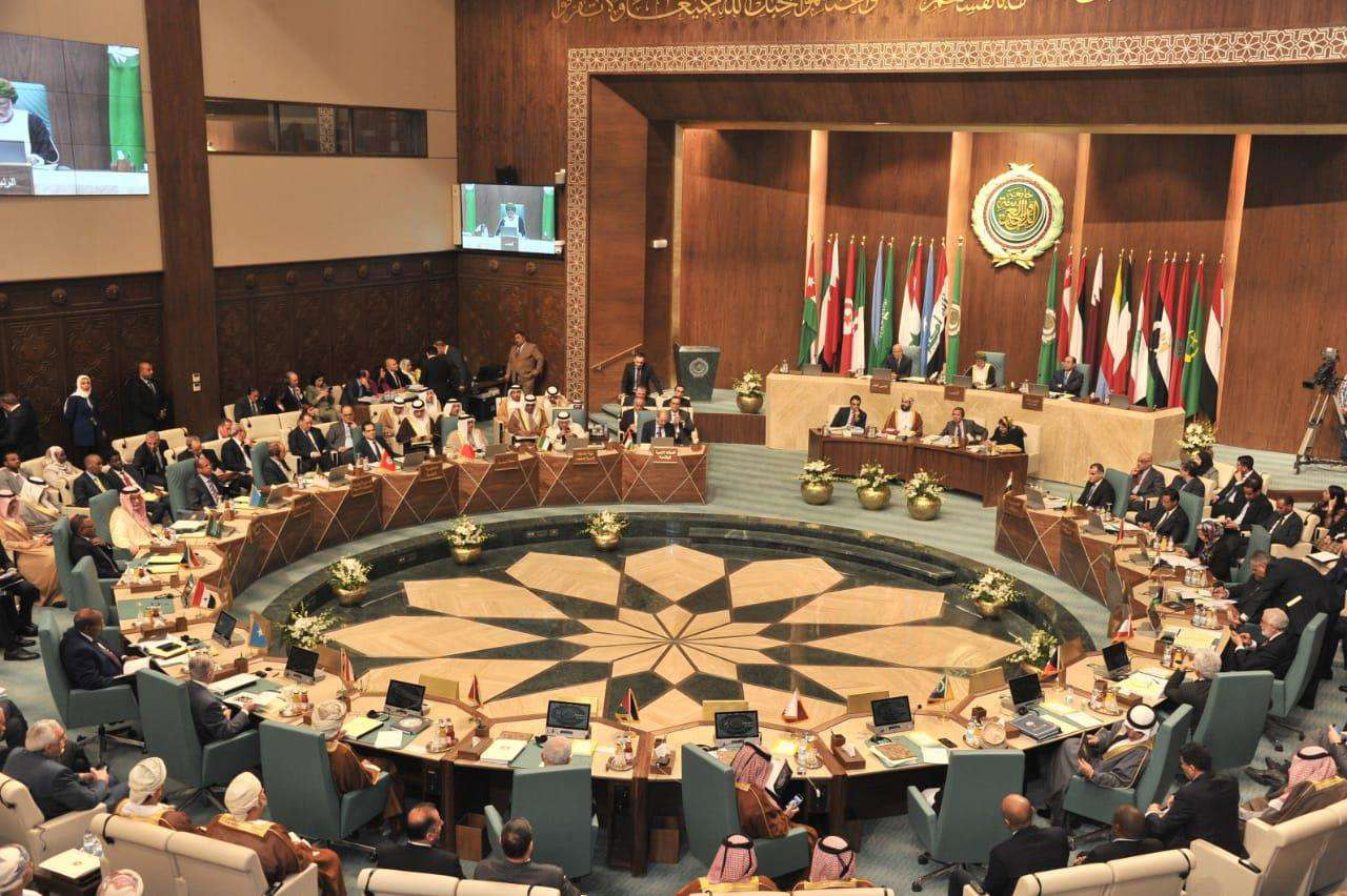 غياب في الأزمات