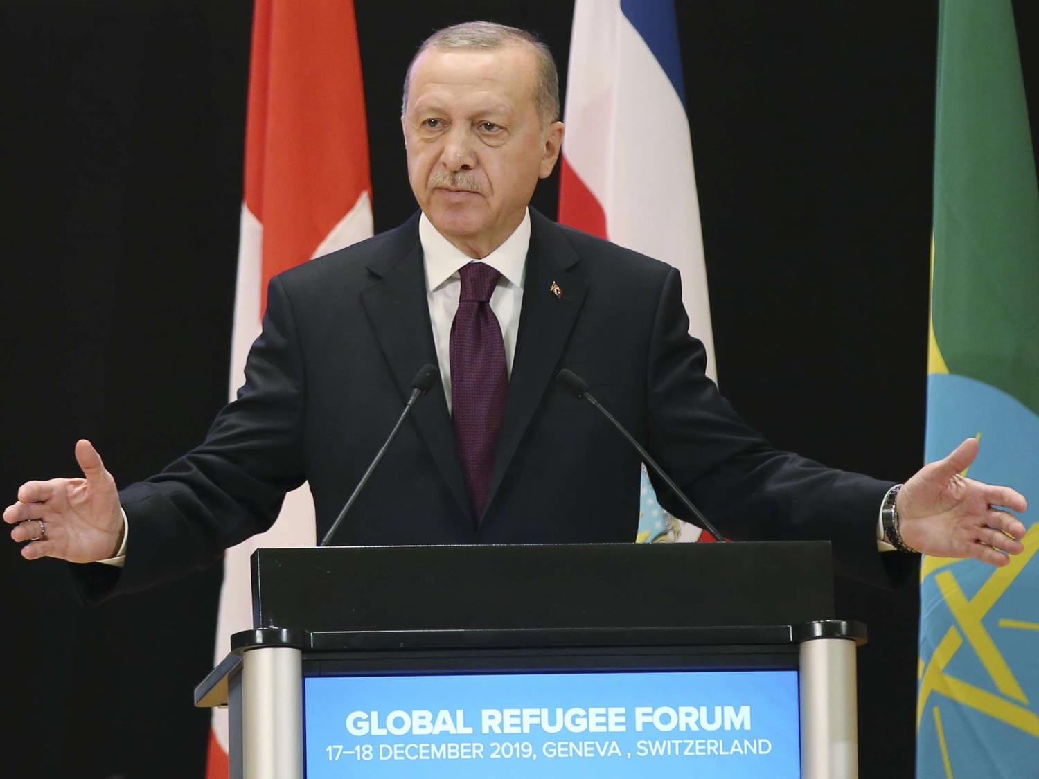 أردوغان يوجه بوصلته نحو اليونان ملوحاً باللاجئين