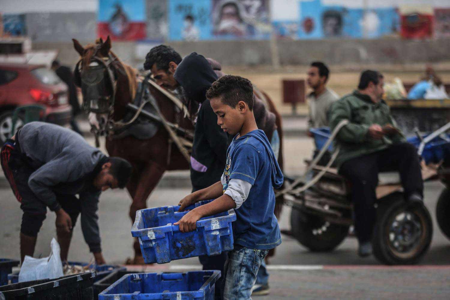 طفولة في مهب الريح
