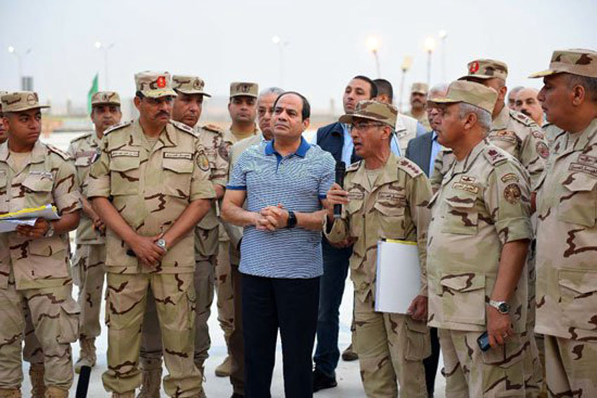 حرب الرئيس السيسي على الفساد لم تتوقف منذ وصوله إلى الحكم قبل 6 سنوات، وفي كل مرة يستعين بقيادات عسكرية لها علاقة مباشرة بالرقابة، تدرجت في المناصب، وانخرطت في بواطن الأمور
