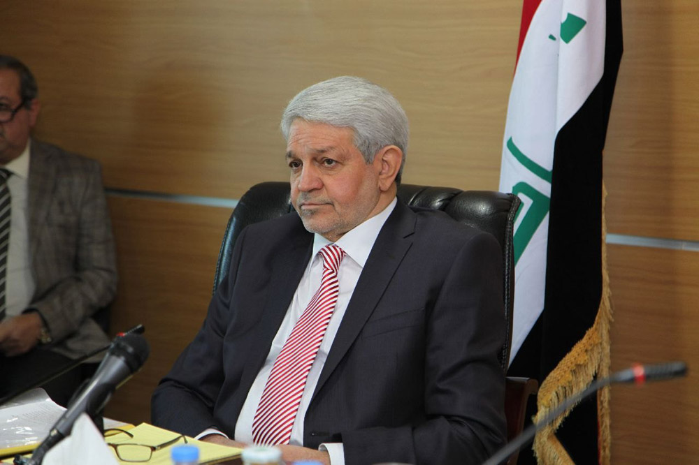 باقر جبر الزبيدي تنقل بين حقائب الإعمار والإسكان والداخلية والمالية والنقل ويُعرفُ بأنه من أشد المخلصين للجنة الاقتصادية