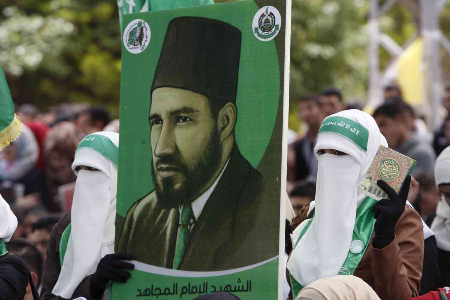 خروج الفضائح المالية للعلن دفع الجماعة إلى إعادة ترتيب دفاترها