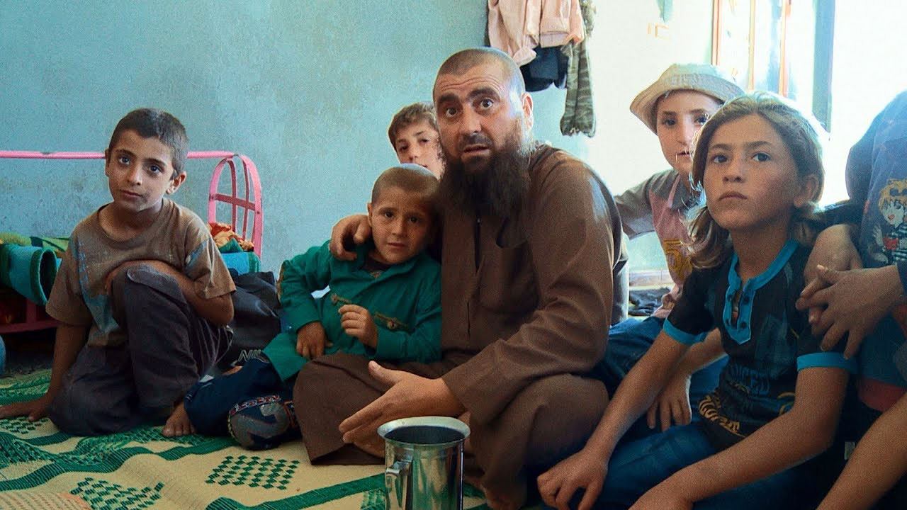 أبوأسامة: يحب أبناءه لكنه يهبهم للموت
