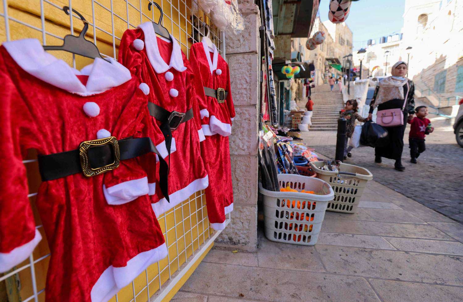غياب الزوار الذين كانوا ينشطون الحركة التجارية في المدينة
