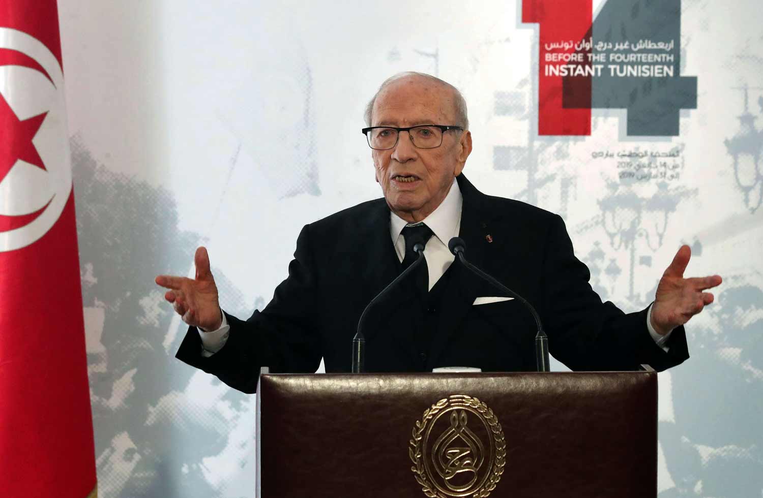 على أيّ رئيس دولة أو زعيم سياسي أن يعرف متى يتوجب عليه الانسحاب من على خشبة المسرح.