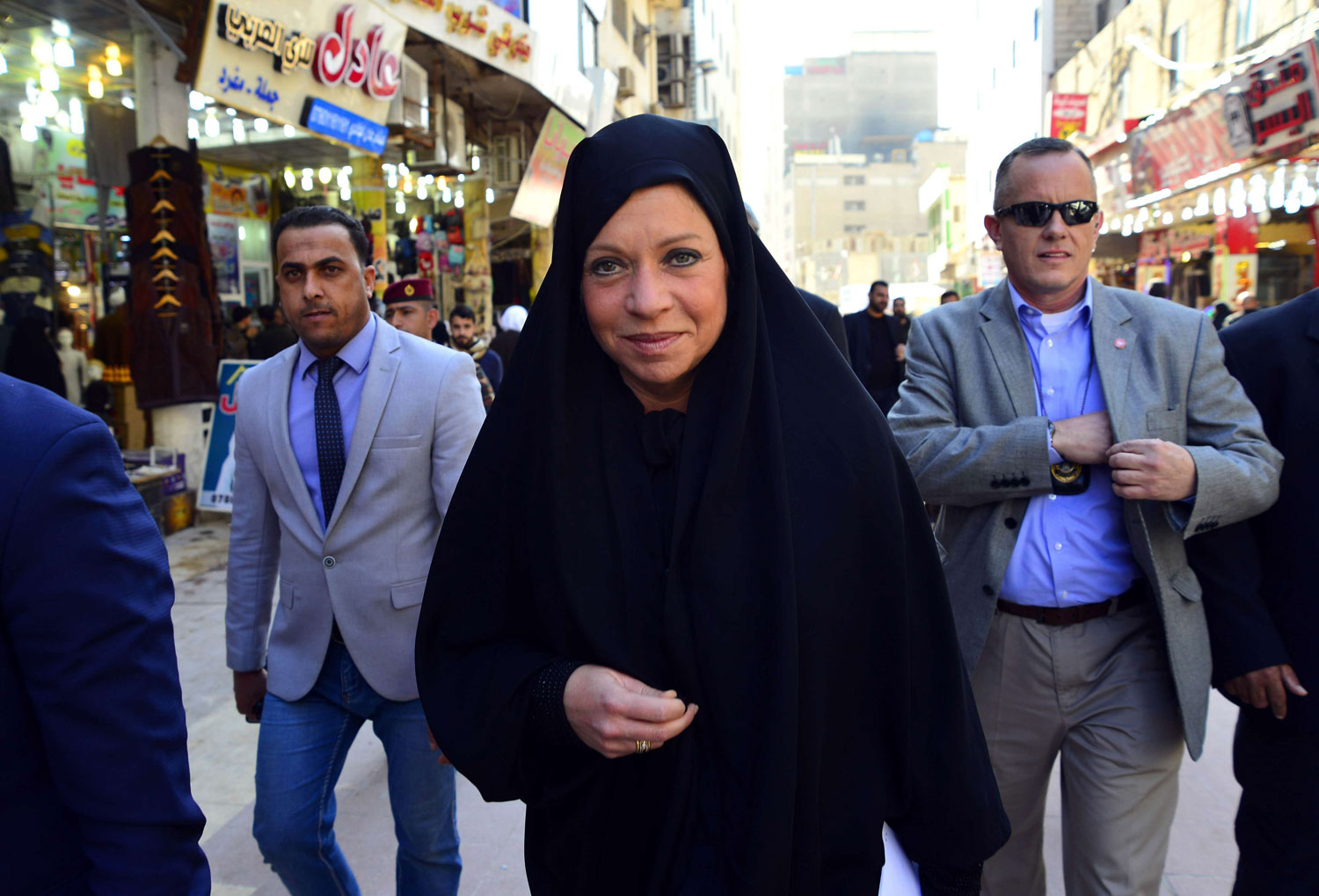 بلاسخارت تعرّضت إلى صدمة عشق الملالي في طهران