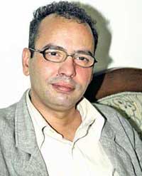 تقلبات حياته تشبه تقلبات شخصيته، ففي دمشق عمل مرزوقي مستشارا ثقافيا وصحافيا وحتى زبالا، كي يدفع إيجار غرفته.