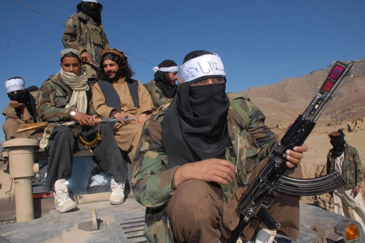 تنظيم الإخوان يحاول أن يستفيد من الدروس التي تعرض لها في الدول العربية ويرفض أن يضع البيض كله في سلة التواجد في تركيا وإنجلترا، فذهب البعض إلى كندا، كما يعول على الوصول إلى قواسم مشتركة مع طالبان في أفغانستان