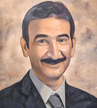 منير الحجي يمتلك مرسما خاصا يضم مجموعة من اللوحات والأعمال التشكيلية الفريدة التي تنتمي إلى مدارس فنية متعددة
