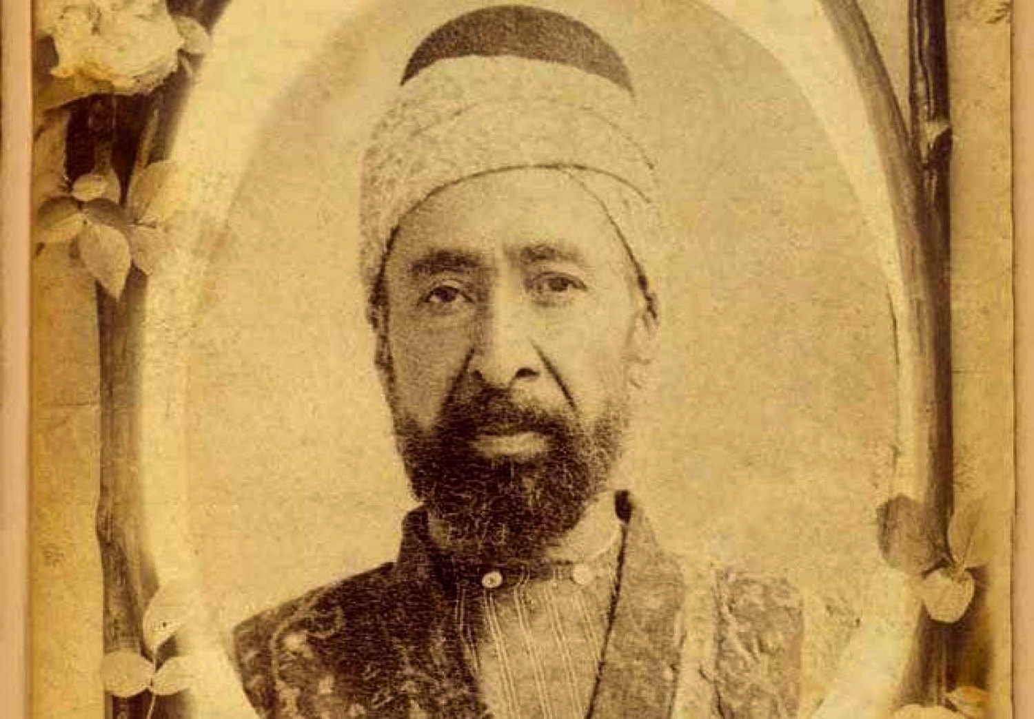أحمد أبوخليل القباني يعدّ أول فنان عربي يصل بفنه إلى أميركا، حيث قدّم عروضا استمرت ستة أشهر في مدينة شيكاغو 