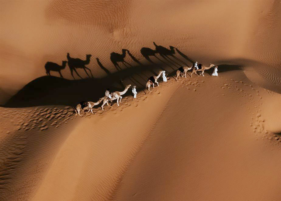 ☚ المصور العماني لم يكن ليبدع لولا التنوع الجغرافي الذي تحظى به سلطنة عُمان من مسندم إلى ظفار