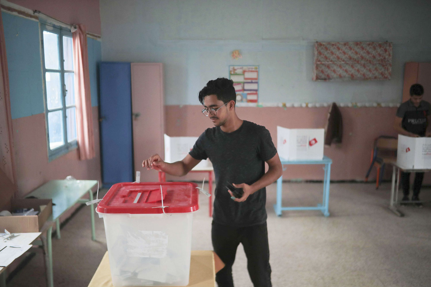 مفاتيح حل الأزمة المتصاعدة بيد الشباب
