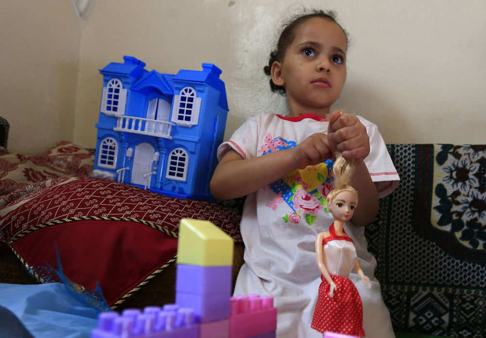اللعب بالدمى يساعد على التدرب على بعض المهارات الاجتماعية 