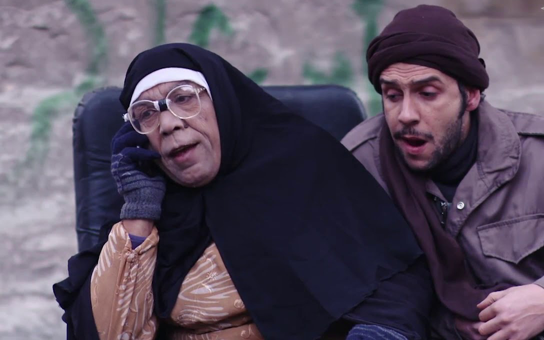 رضا يقول عن نفسه إنه مجرد هاو للتمثيل يواكب كل تغير يطرأ على حياة الناس، حتى كتب ولحن وغنى أغنية جائحة العام 2020 فلم يسلم منه حتى فايروس كورونا