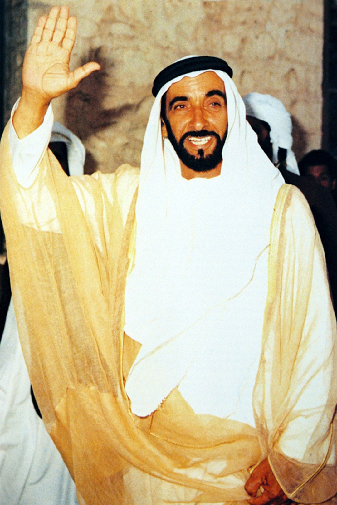 الشيخ زايد شخصية قيادية قلّ نظيرها