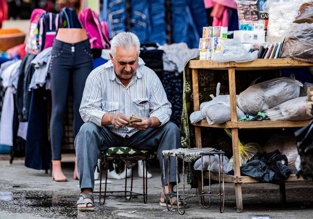 ليرات بلا قيمة