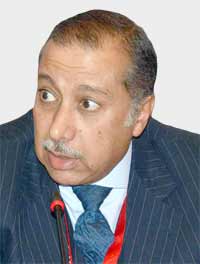 حسن حسين: اقتصاد مصر على المحك ولا يستطيع تحمل فاتورة تعطيله