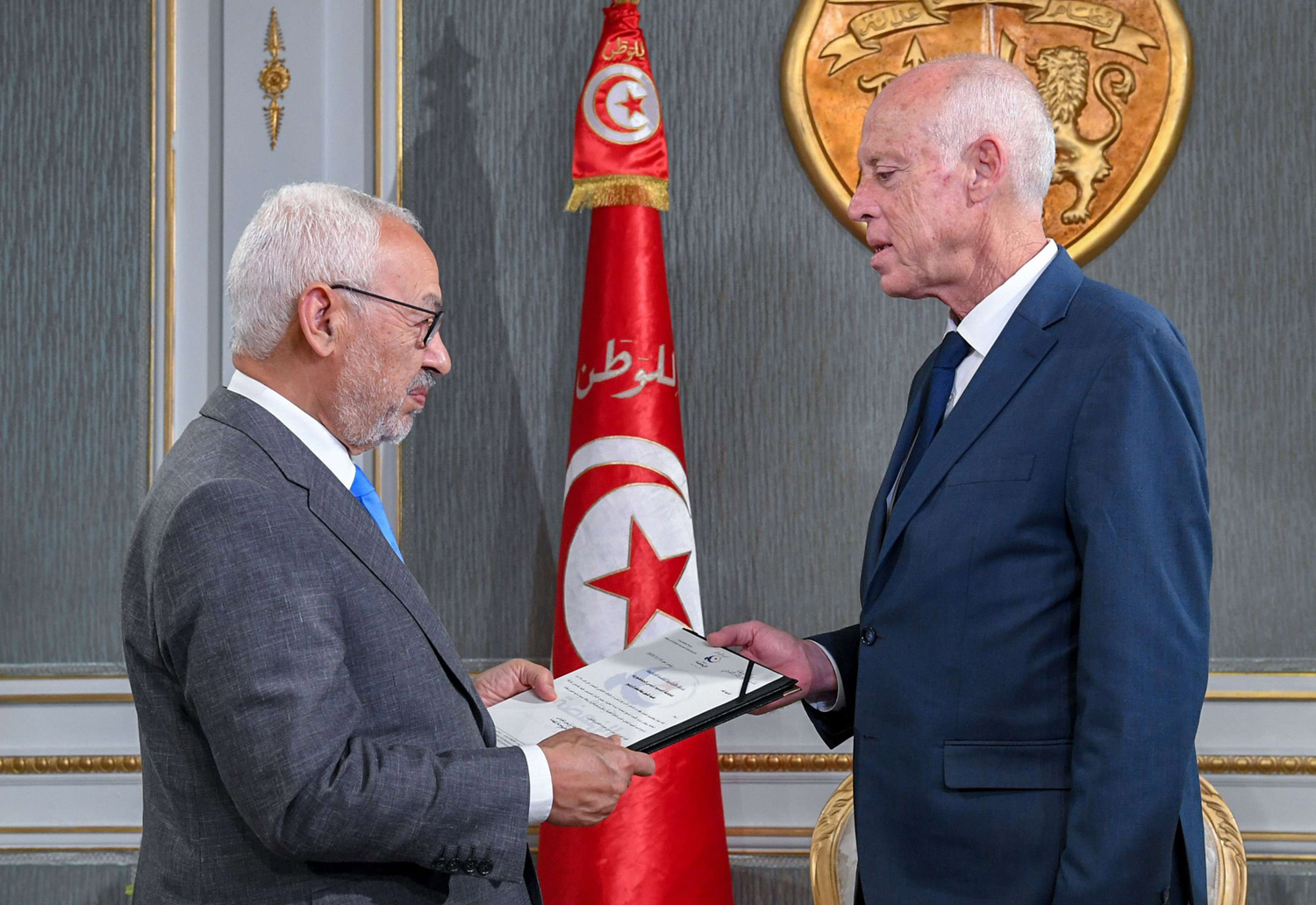 في صدام معلن