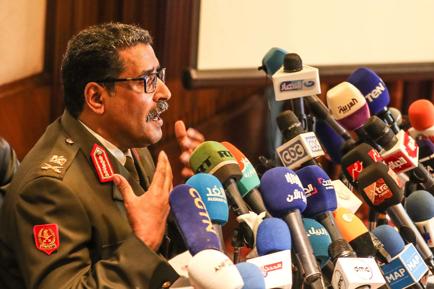 أحمد المسماري: 300 إلى 400 مقاتل سوري يصلون إلى طرابلس أسبوعيا